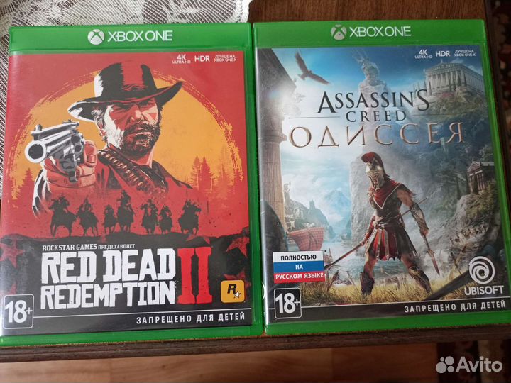 Xbox One X, 2 геймпада, 5 дисков