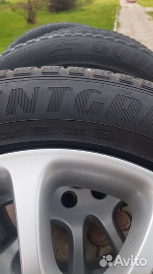 Goodyear EfficientGrip SUV 4x4 225/60 R18