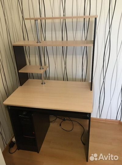 Компьютерный стол