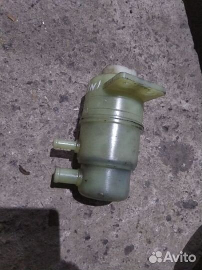 Бачок гура Митсубиси Лансер 9