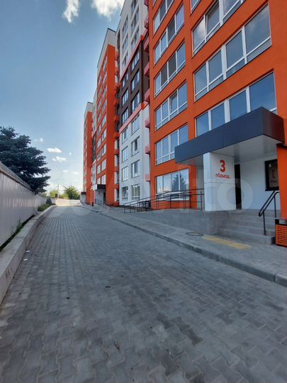 2-к. квартира, 46 м², 1/10 эт.