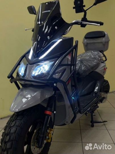 Скутер (мопед) 150 кубов бензиновый