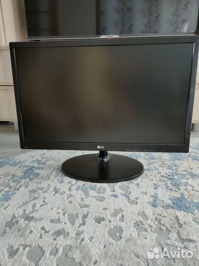 Монитор 21.5 дюйма LG