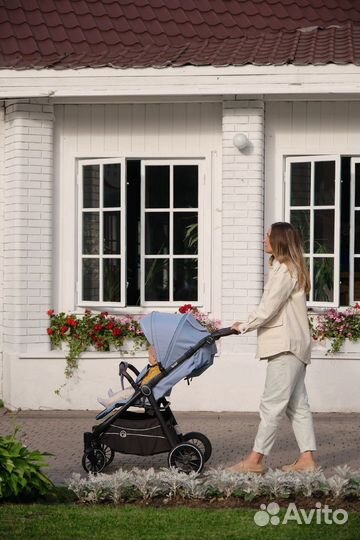 Коляска прогулочная новая