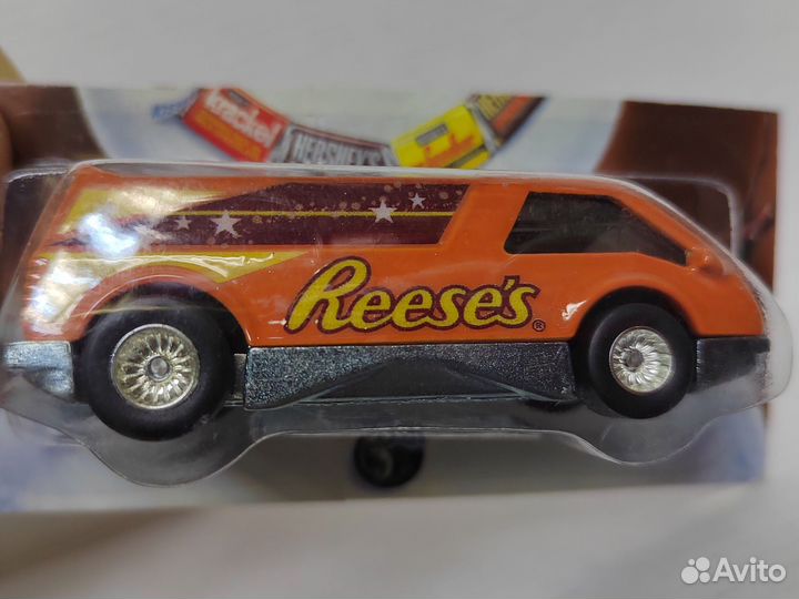 2011 Hot Wheels Hershey's Dream Van XGW