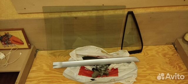 Стеклоподёмник правый Ланцер 9, стекло-универсал