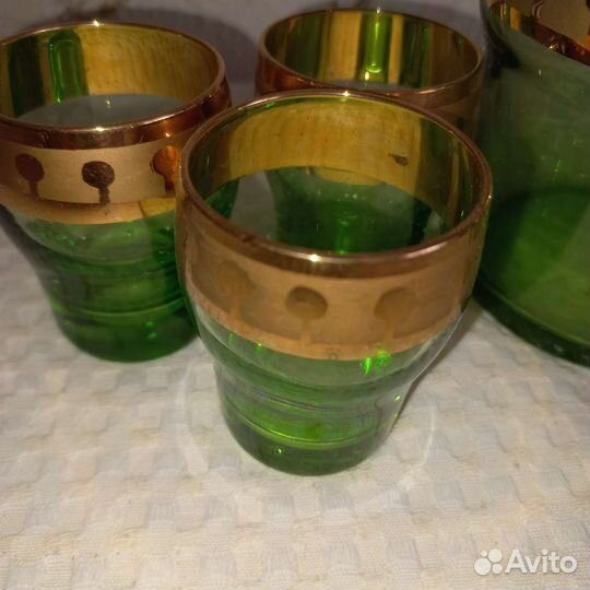 Винтажный ликёро-водочный набор.Графин и 6 стопок