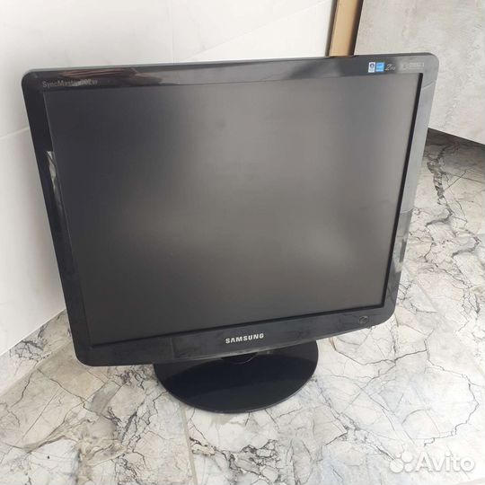 Монитор Samsung 932F