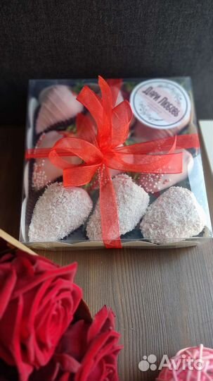 Комбо, клубника и розы