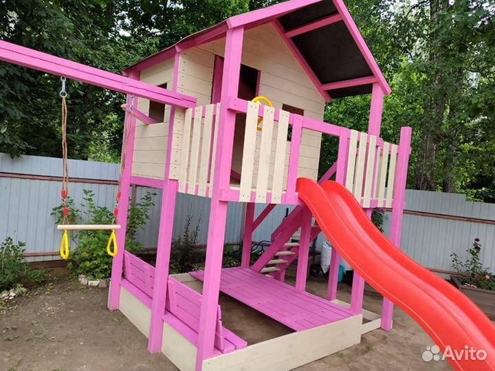 Детские деревянный домик на сваях