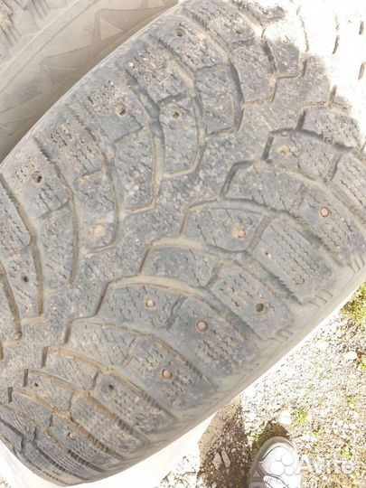 Bridgestone Blizzak Spike-01 285/60 R18