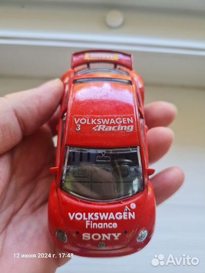 Машинка Volkswagen new beetle cup 1:43