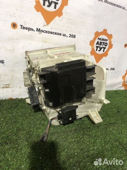 Корпус радиатора печки Nissan Maxima A33 USA