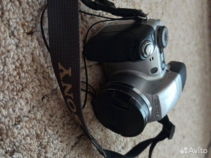 Компактный фотоаппарат