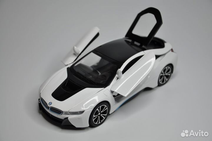 Модель автомобиля BMW i8 металл