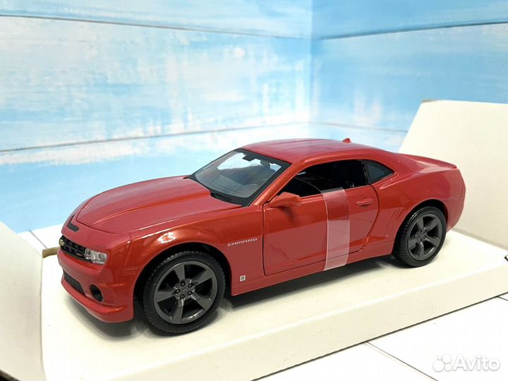 Chevrolet Camaro SS 1:24 Maisto модель автомрбиля