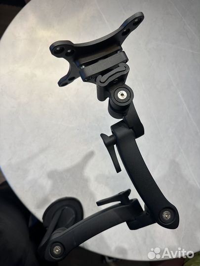 Гибкий кронштейн для монитора