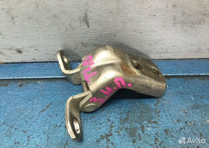 Петля двери Nissan X-Trail T30