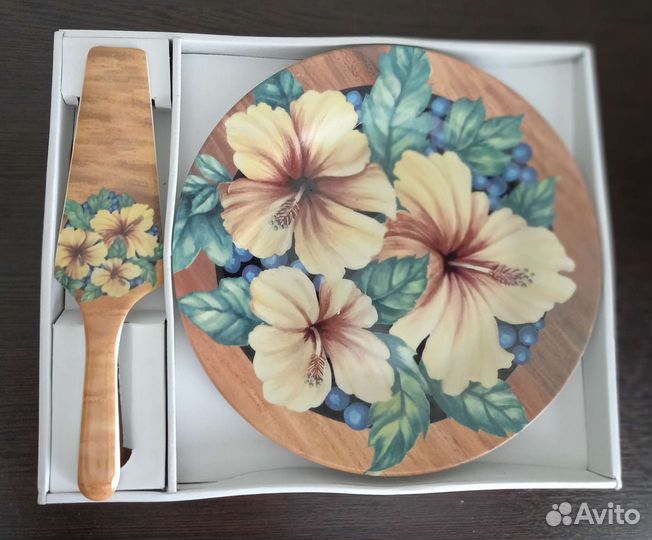 Тортница с лопаткой