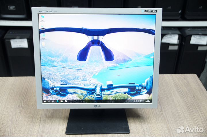 Надежная 19-шка LG Flatron