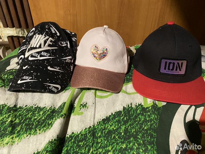 Кепки на выбор