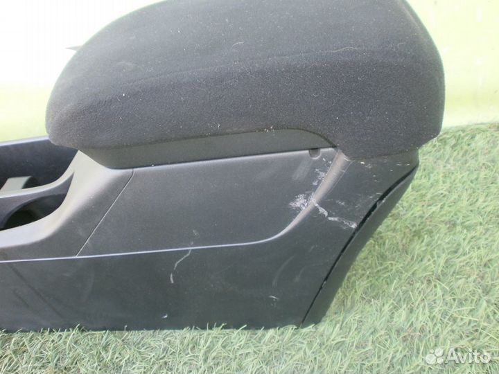 Подлокотник mitsubishi, CX1A,CX2A,CX3A,CX4A,CX5A,CX6A,CX8A,CX9A,CY1A,CY2A,CY3A,CY4A,CY5A,CY6A,CY8A,C