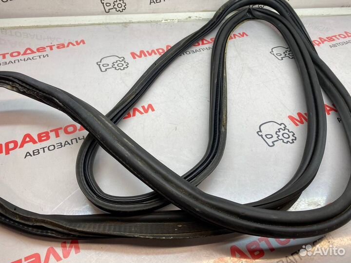 Уплотнитель багажника Chevrolet Equinox 3 2018