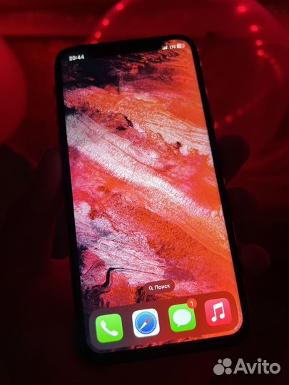 iPhone Xs, 64 ГБ
