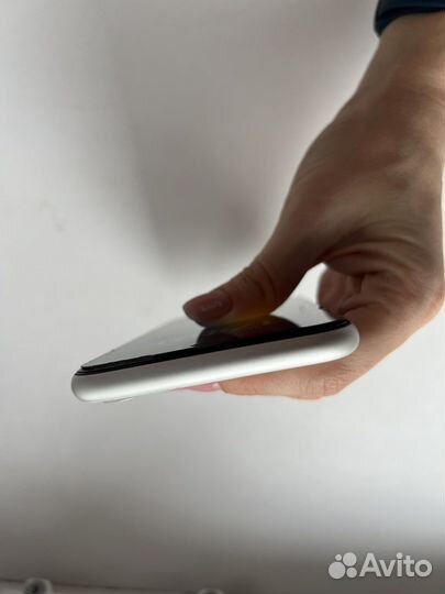 Телефон iPhone XR 64gb