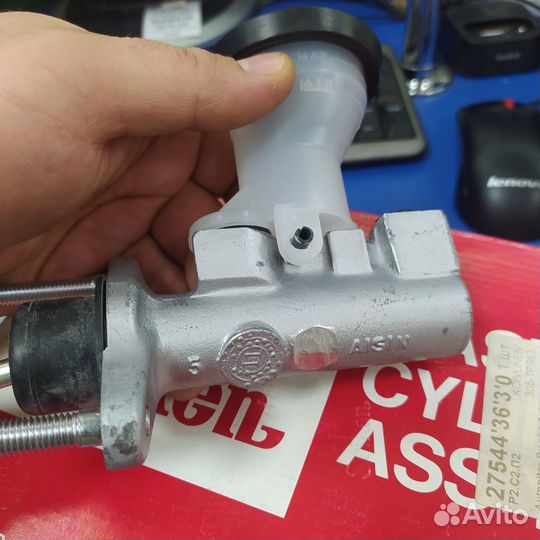 Цилиндр сцепления главный 305-TPS63 camry V10