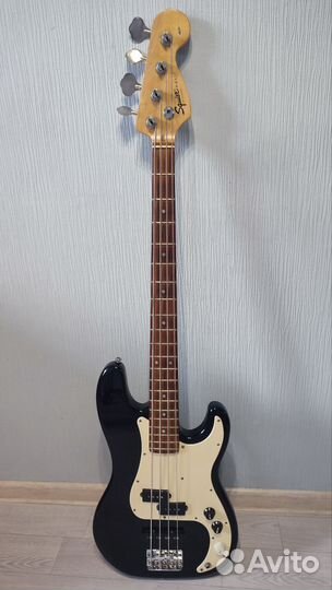 Бас гитара Fender Squier Precision