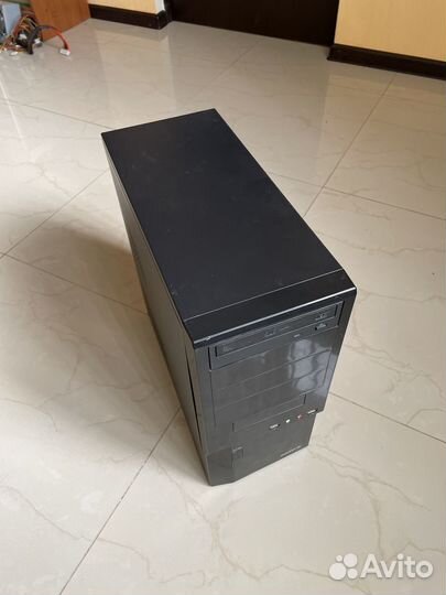 Корпусы для пк белые со стеклом, черный