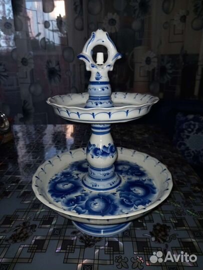 Ваза для фруктов на ножке фарфор.Гжель