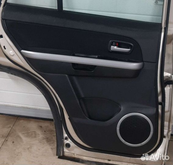 Suzuki Grand Vitara 3 обшивка