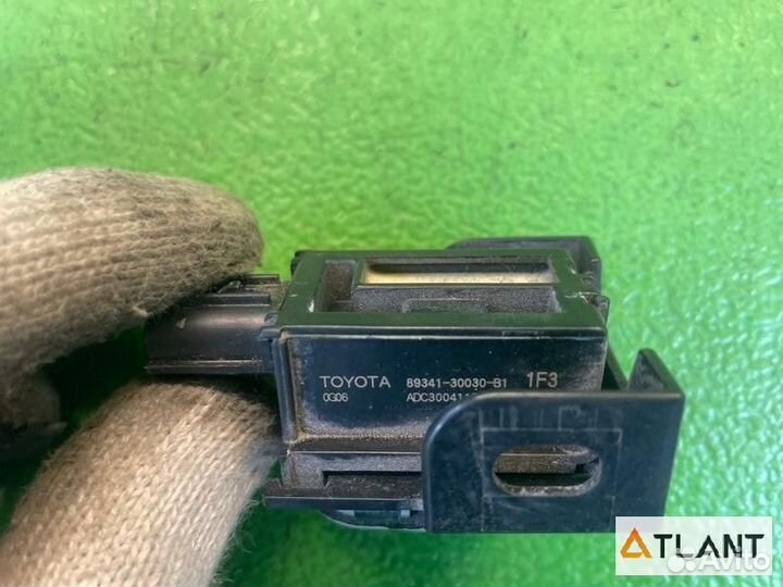 Датчик парковки задний toyota crown