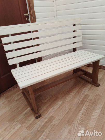 Скамейка деревянная