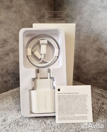 Быстрая зарядка для iPhone с кабелем