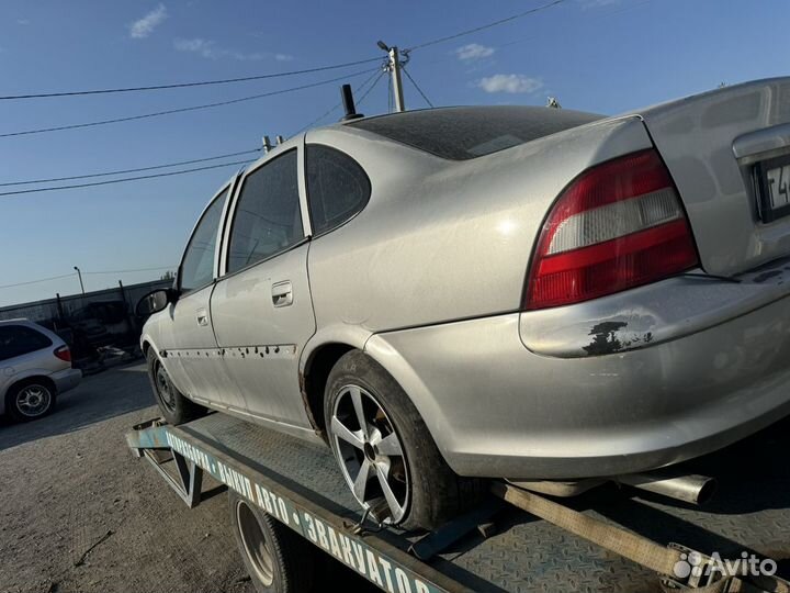 Запчасти на opel vectra b 1.8