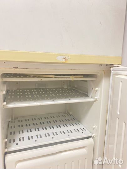 Холодильник stinol