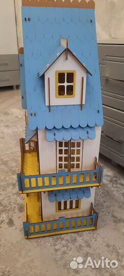 Кукольный домик с мебелью