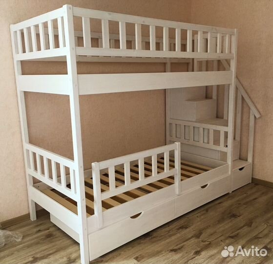 Детская Двухъярусная кровать с лесенкой комод