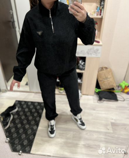 Костюм спортивный женский новый