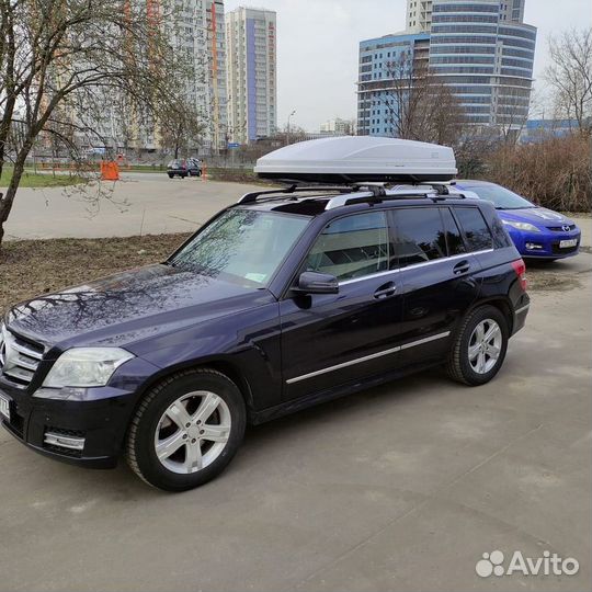 Бокс Магнум 420 белый карбон. На Mercedes