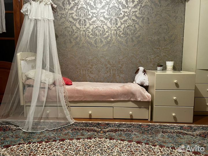 Детская кроватка с комодом