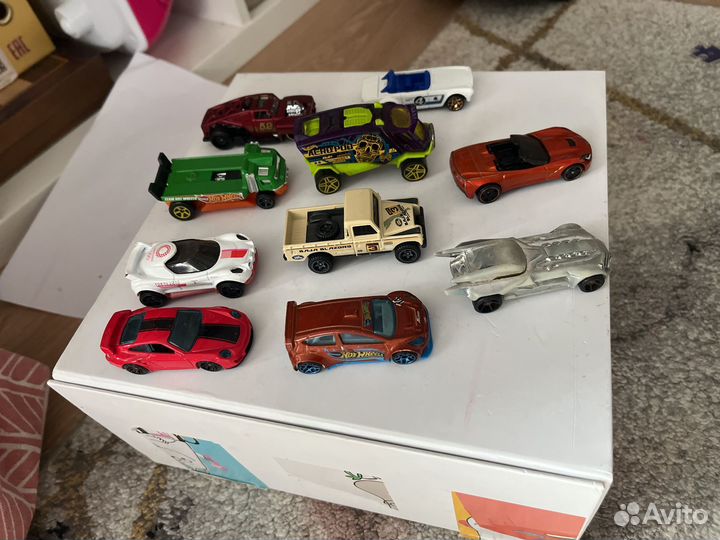 Hot wheels машинки