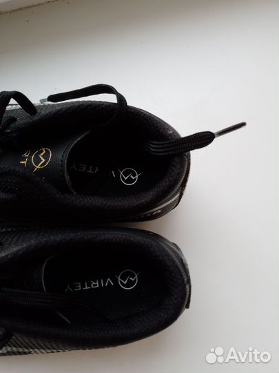 Футбольные бутсы 38 размер