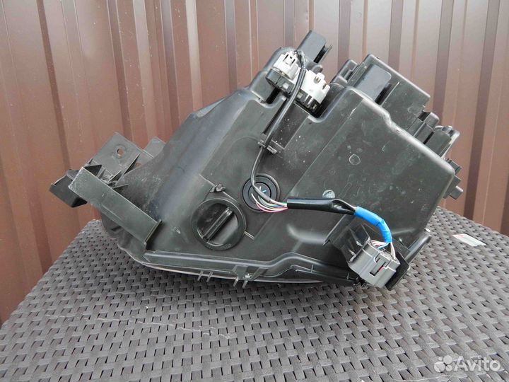 Фара правая Mazda CX-3 1 поколение (2015-2018)