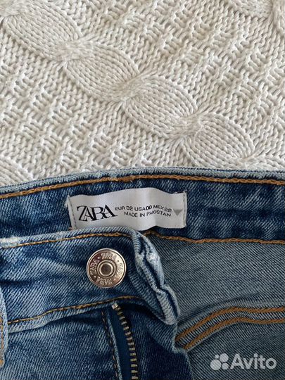 Джинсы zara 32 прямые