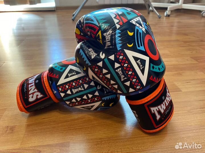 Перчатки для бокса Twins