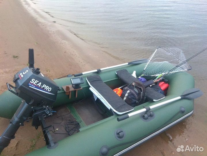 Надувная лодка с мотором